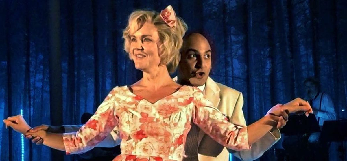 Hipp på Malmö Stadsteater förvandlas till jazzklubb när fragment och fantasier inspirerade av Monica Zetterlunds liv och musik återberättas som musikteater.